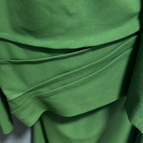 Zara Asymmetrical Green Long Sleeve Blouse - Picture 3 of 4